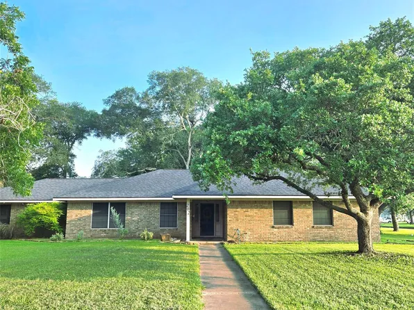 202 W West St, El Campo, TX 77437