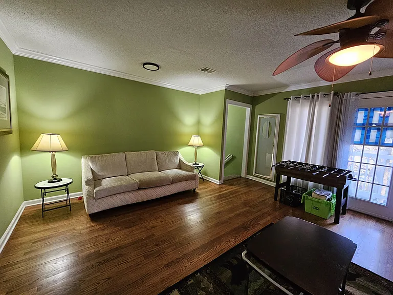 2566 Vauxhall Pl — Photo 24