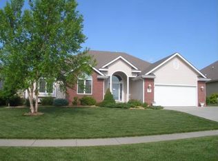 2723 SW Berkshire Dr, Topeka, KS 66614