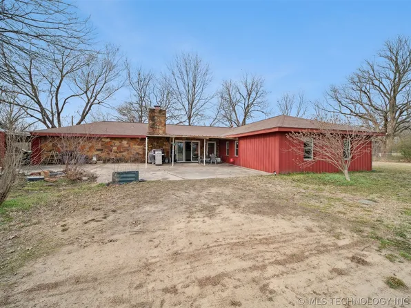 20807 River Bend Dr, Claremore, OK 74019
