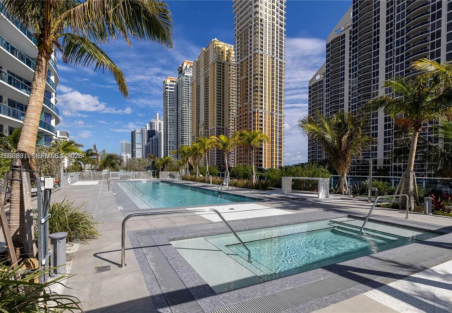 Sunny Isles Beach — Photo 1