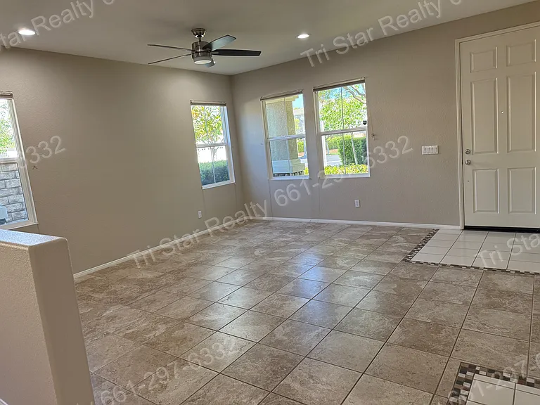 27350 Dearborn Dr — Photo 23