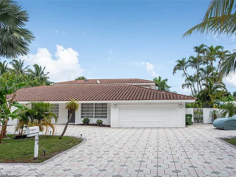 2908 Bayview Dr — Photo 18