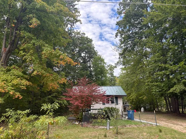2465 N 13th St, Fountain, MI 49410