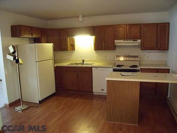 5th image of 225 Oakwood Ave