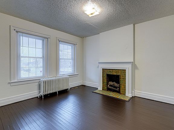 3rd image of 2819 Barton Ave #A