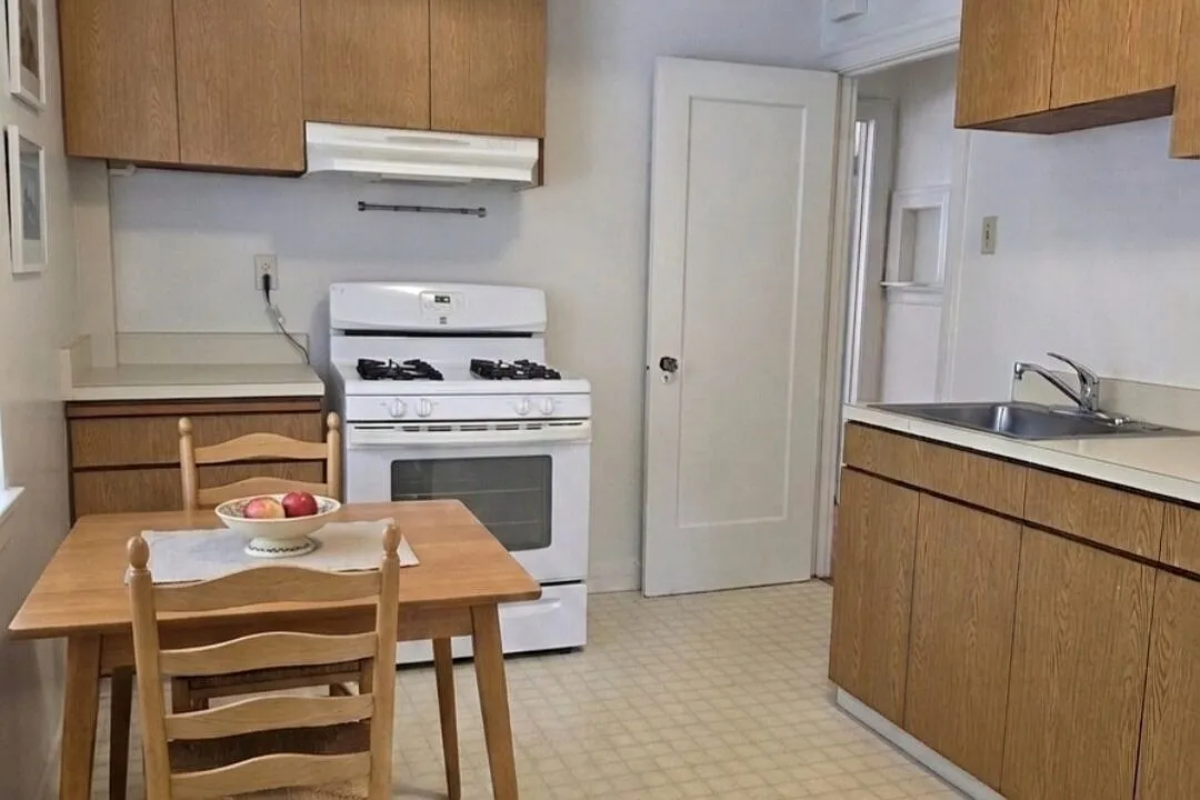 Studio, 400 sqft, $1,800 — Photo 2