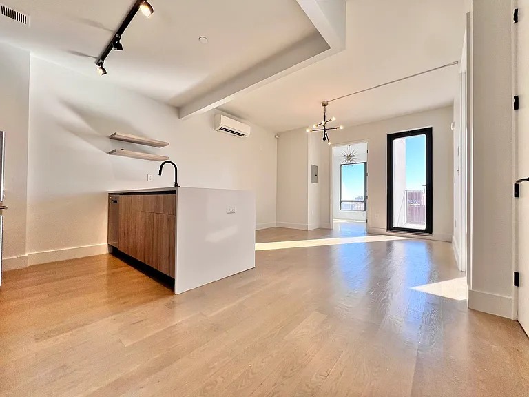 2807 Snyder Ave #4I — Photo 1