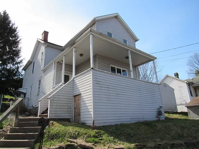 1926 Tacoma Ave photo 1