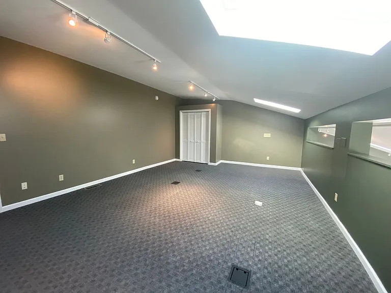 327 S 8th St #330 — Photo 23