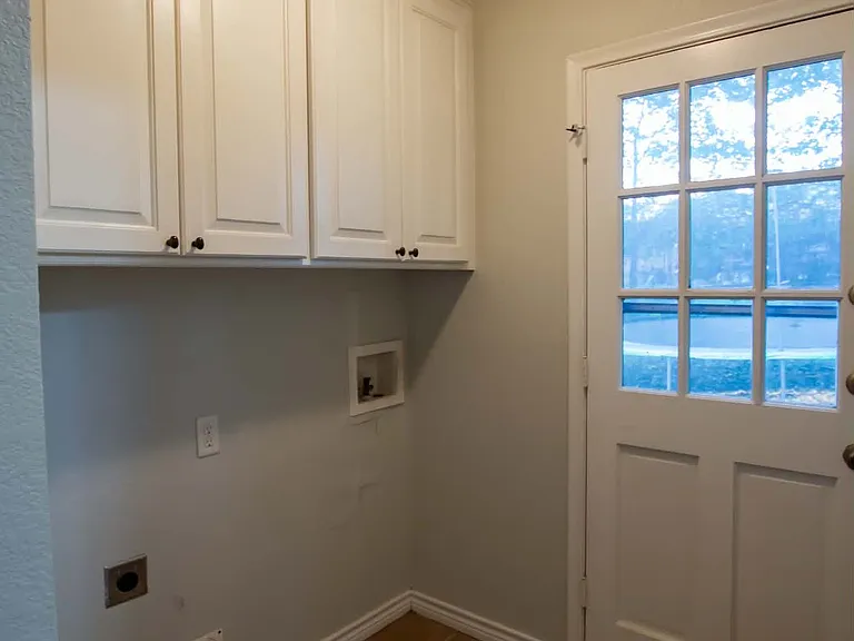 2110 Inwood Cir — Photo 17
