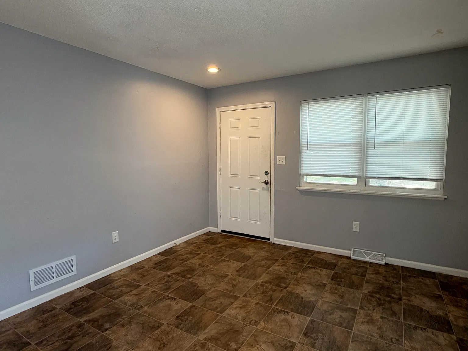 4 bed, 1440 sqft, $1,480 — Photo 2