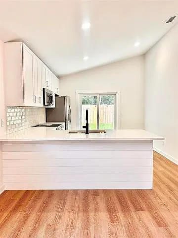 3 bed, 2.0 bath, 1358 sqft, $1,750 — Photo 4
