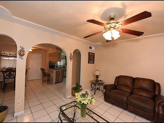 3rd image of 9411 Chantilly Dr