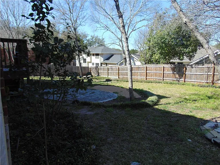 5806 Cedar Cliff Dr — Photo 21