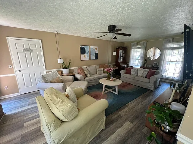 35 Citadel Dr — Photo 3