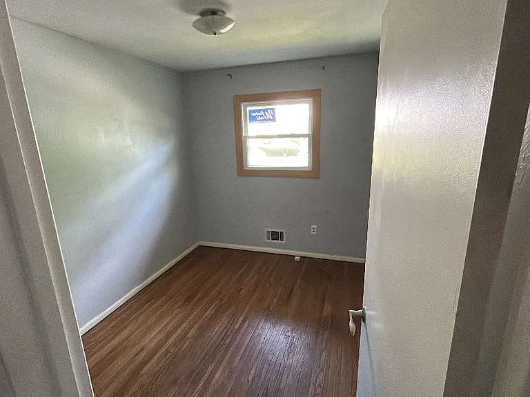 1709 Freeman St — Photo 14