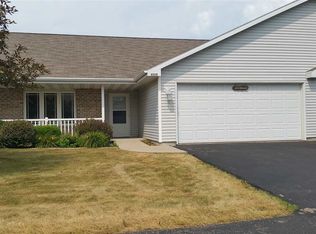 456 Wyldewood Dr UNIT D, Oshkosh, WI 54904