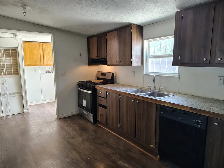 1143 Gatewood Ave SW #C — Photo 1