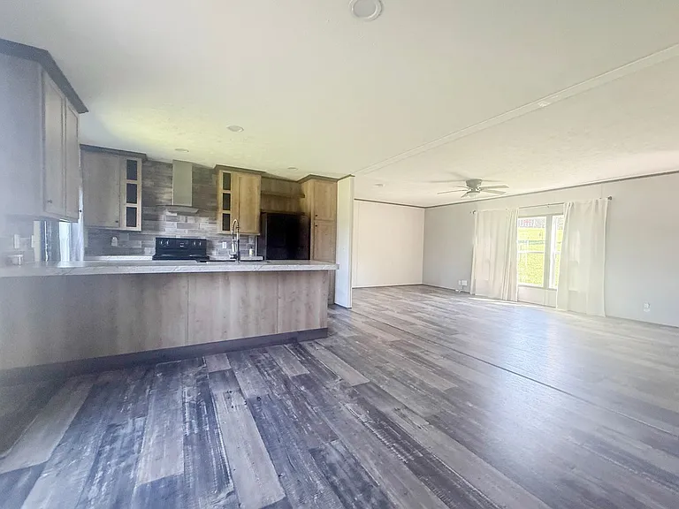 175 Oak Ln — Photo 12