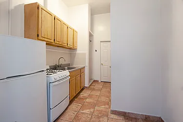 Rented by R New York