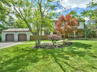 197 Burlington Path Rd, Cream Ridge, NJ 08514