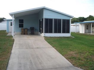 627 NE Cottage Park Ln, Leesburg, FL 34748