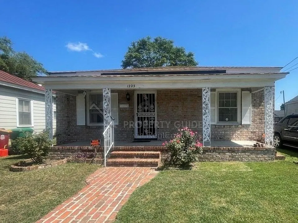 1223 Paul St
