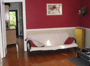 7065 N Ridge Blvd, Chicago, IL 60645