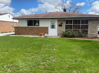 17133 Burnham Ave, Lansing, IL 60438