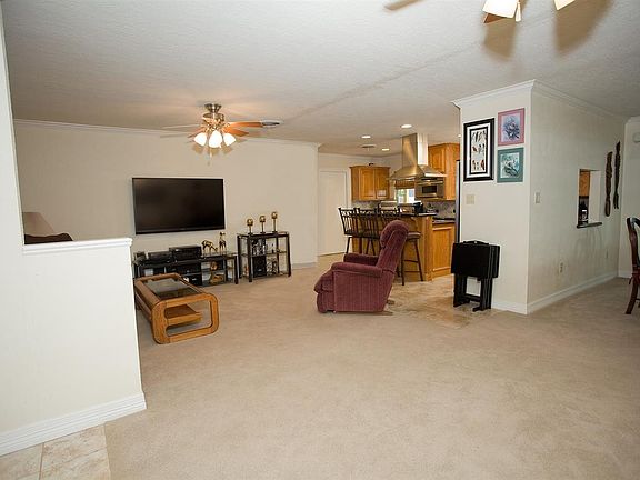 3rd image of 6220 Pansy Dr