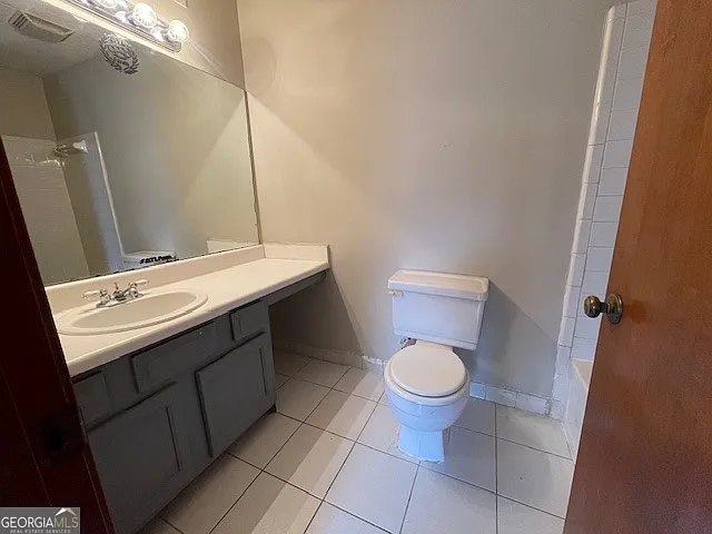 710 Stratford Grn — Photo 7