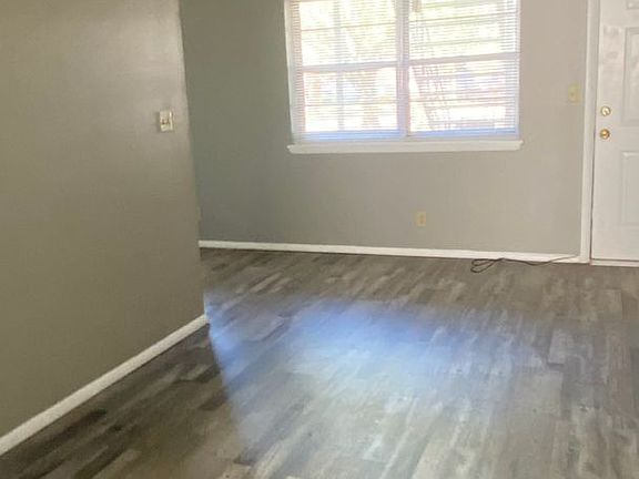 3rd image of 325 W Oklahoma Ave #10