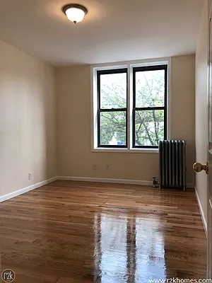 Rented by Realty 2000 Corp | media 8