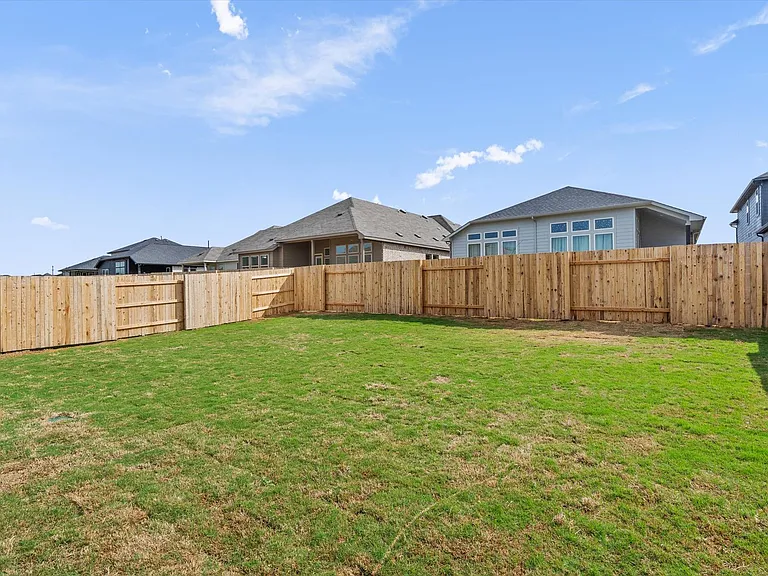 315 Diamondleaf Dr — Photo 23