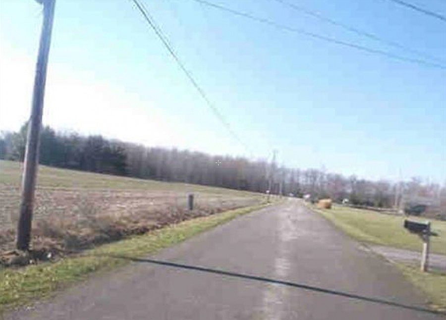 2nd image of 15747 Moon Rd