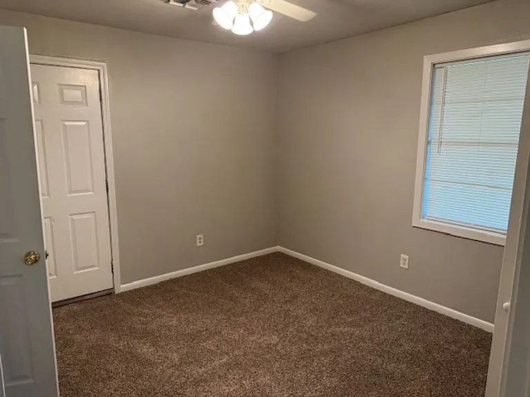 1711 San Saba St — Photo 10
