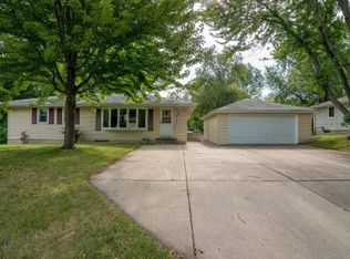 13813 Shelly Ln, Burnsville, MN 55337