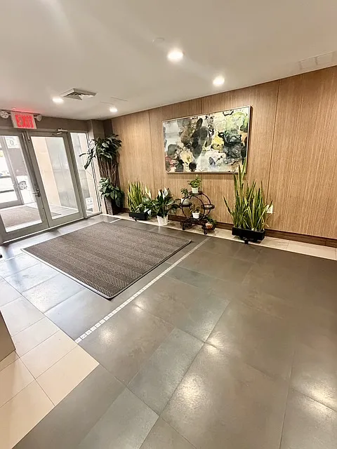 2360 Amsterdam Ave #2E