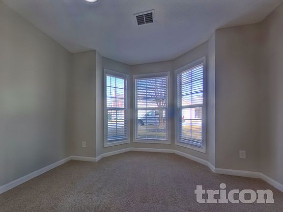 5th image of 341 Rosemont Ct