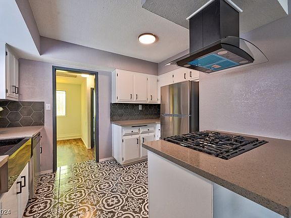 2nd image of 2812 Natalie Ave