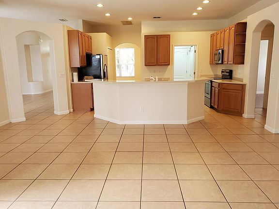 5th image of 2307 Greenwillow Dr