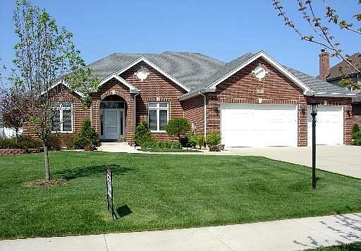 1st image of 19916 Woodhaven Dr
