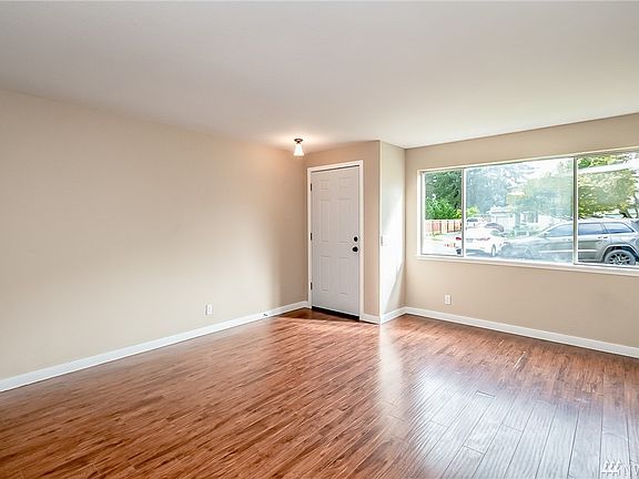 4th image of 15219 179th Ave SE APT E