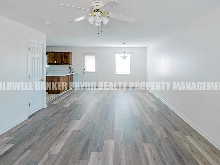 1240 N Concord Rd — Photo 31