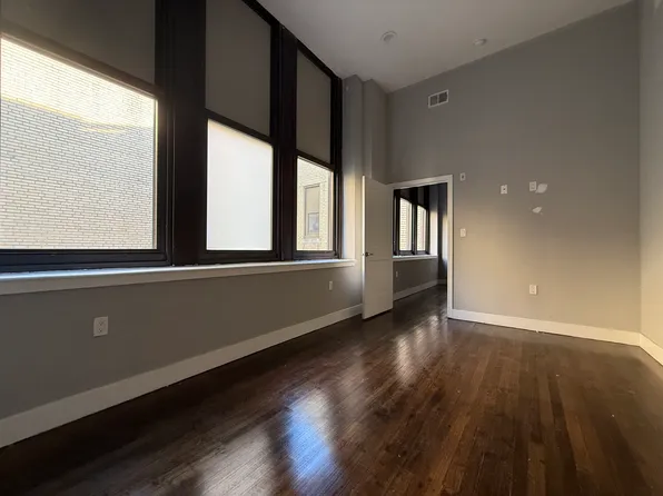 1509 S 17th St #307, Philadelphia, PA 19146