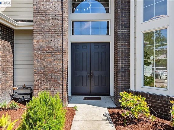 2nd image of 2890 Sable Oaks Way