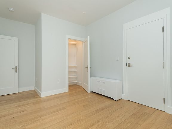4th image of 31 South St APT 3