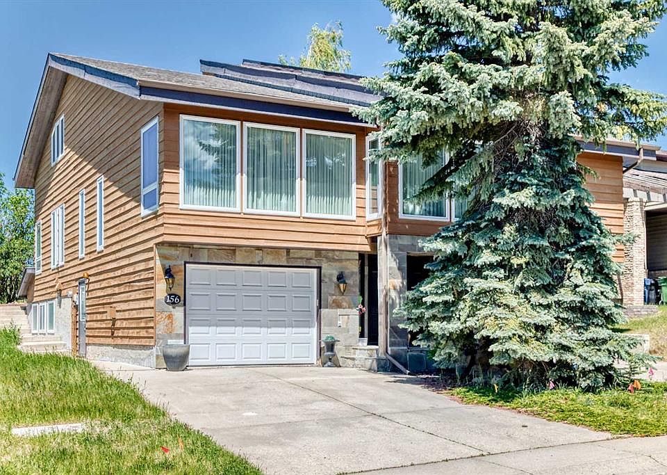 1st image of 156 SE Edgehill Close NW