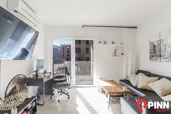 Rented by Pinn Realty | media 9